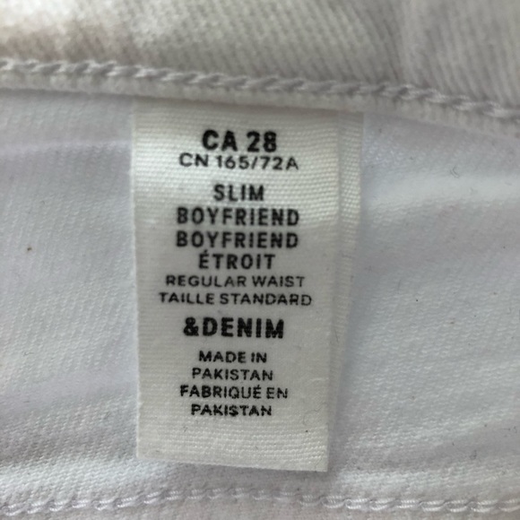 SOLD -  Boyfriend Jeans - Picture 4 of 5